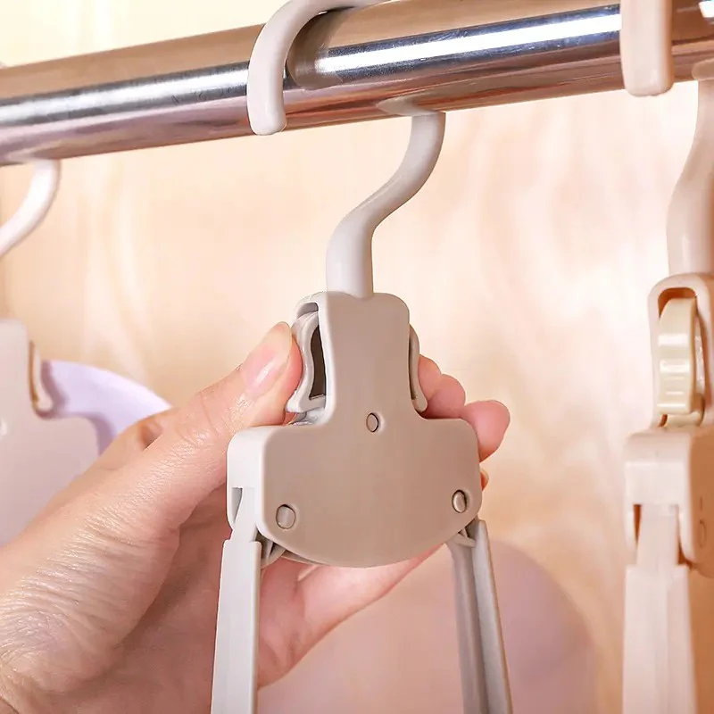 Folding hangers